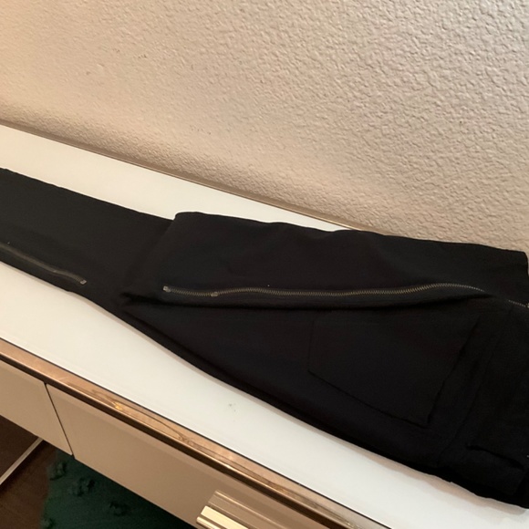 Express jetblack skinny Cargo & Zipper style  jeggings size M ( lot of 2 pairs) - Picture 9 of 11